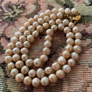 Friedman’s: Pink Pearl Necklace